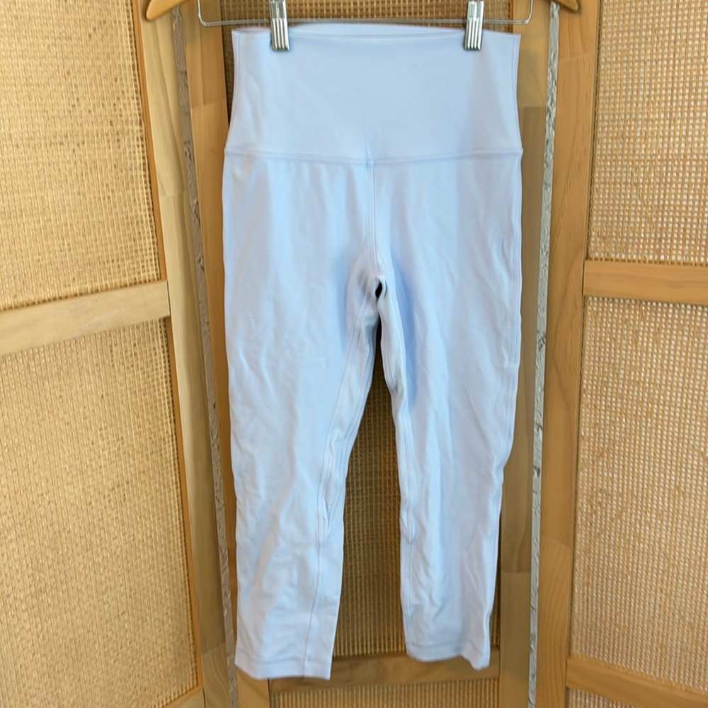 NWOT LULULEMON ALIGN CROP 21” HR HIGH RISE DOUBLE LINED  6 PASTEL BLUE